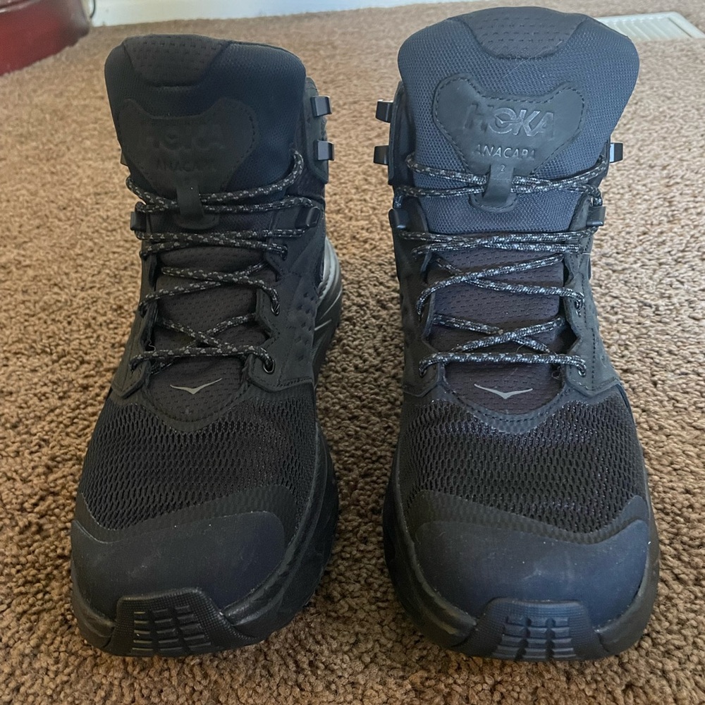 Hoka Men's Black Anacapa Shoes
